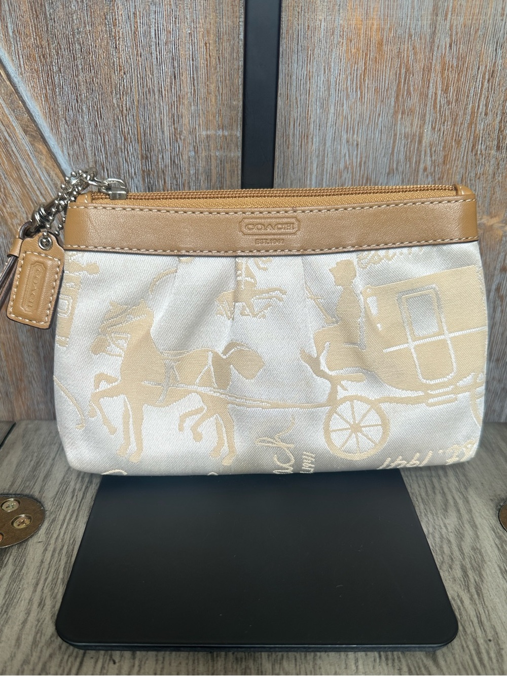 Coach Horse & Carriage Signature Canvas Wristlet Pouch Khaki and White - Picture 2 of 16